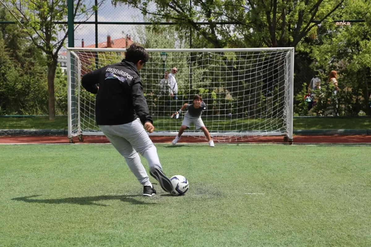 Eskişehir'de Spor Sahalarında Bayram Heyecanı