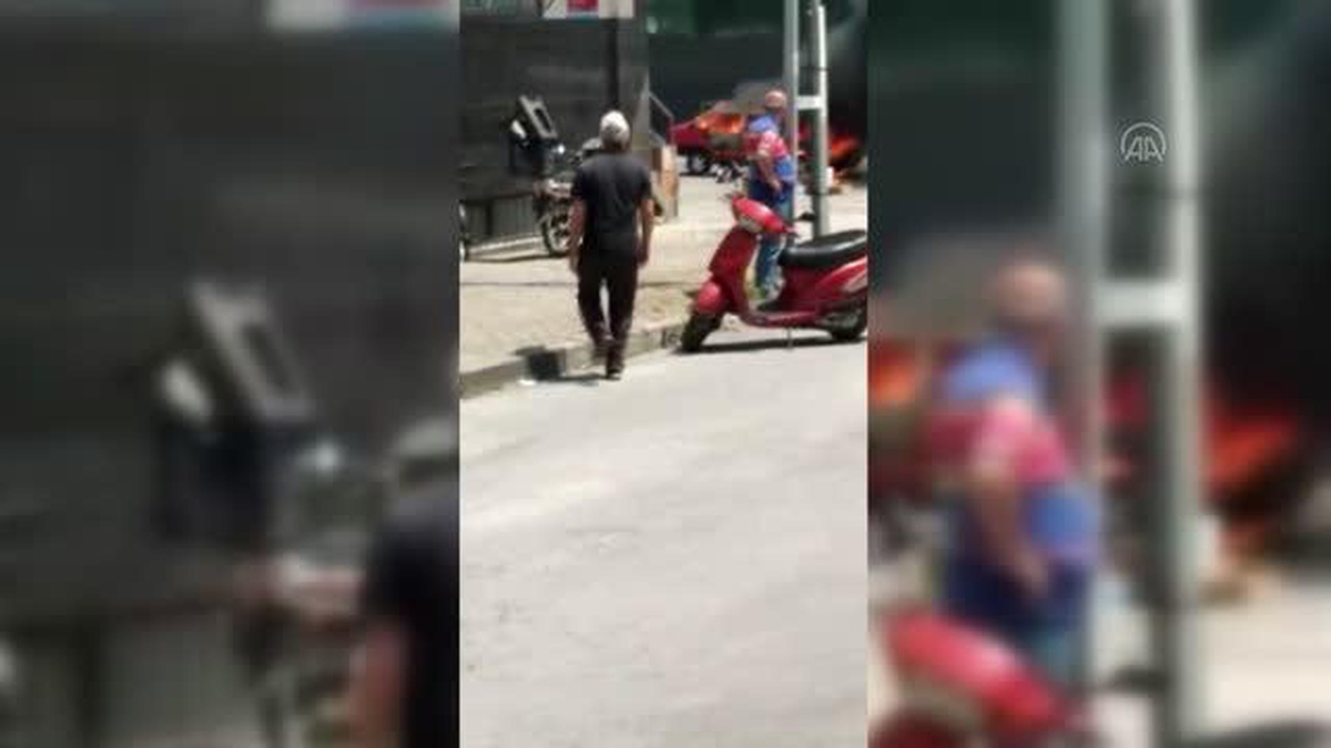 Son dakika haber | İstanbul\'da araç yangını itfaiye ekiplerince söndürüldü