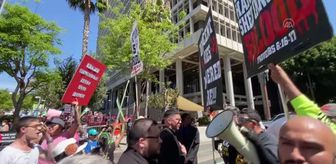 LOS ANGELES - 'Kürtaj hakkı' savunucuları ve 'Kürtaj karşıtları' arasında gerginlik