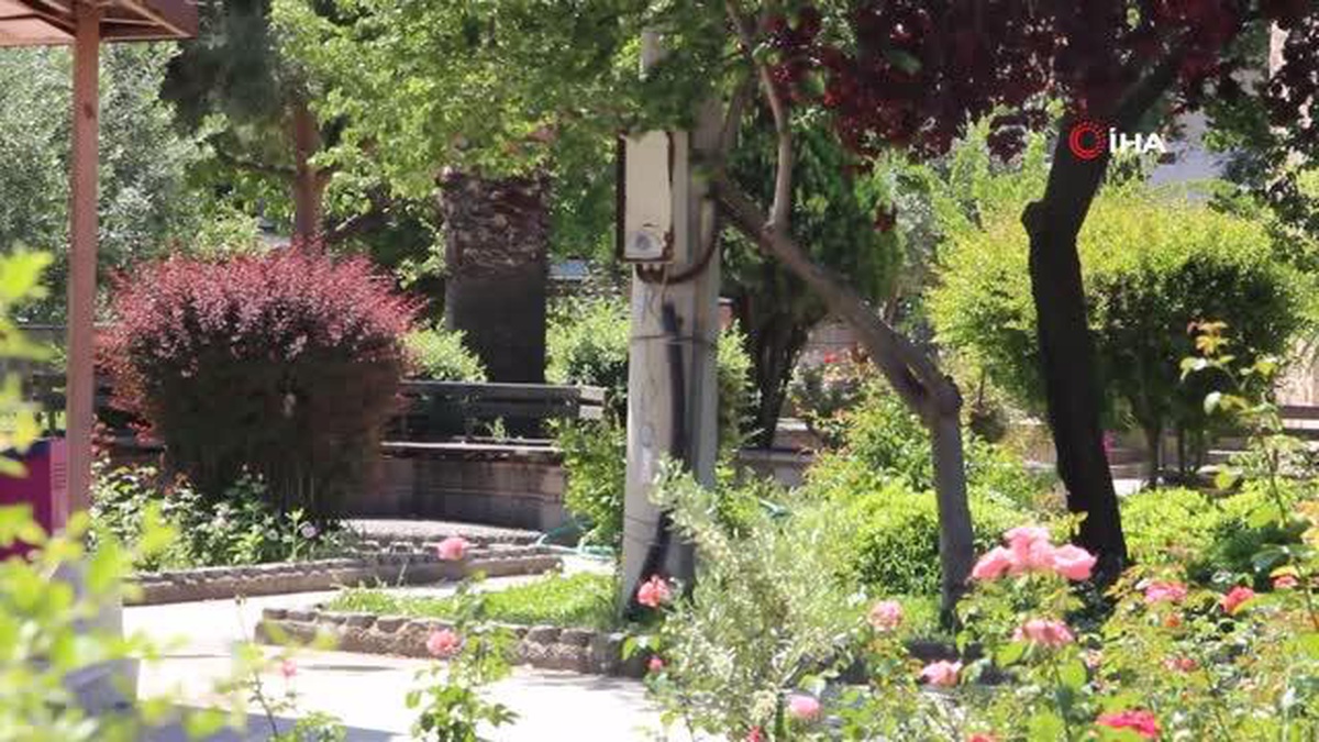 Manisa\'da cami bahçesinde cinayet...Cinayete kurban gitti, ondan geriye yiyemediği poğaçası kaldı