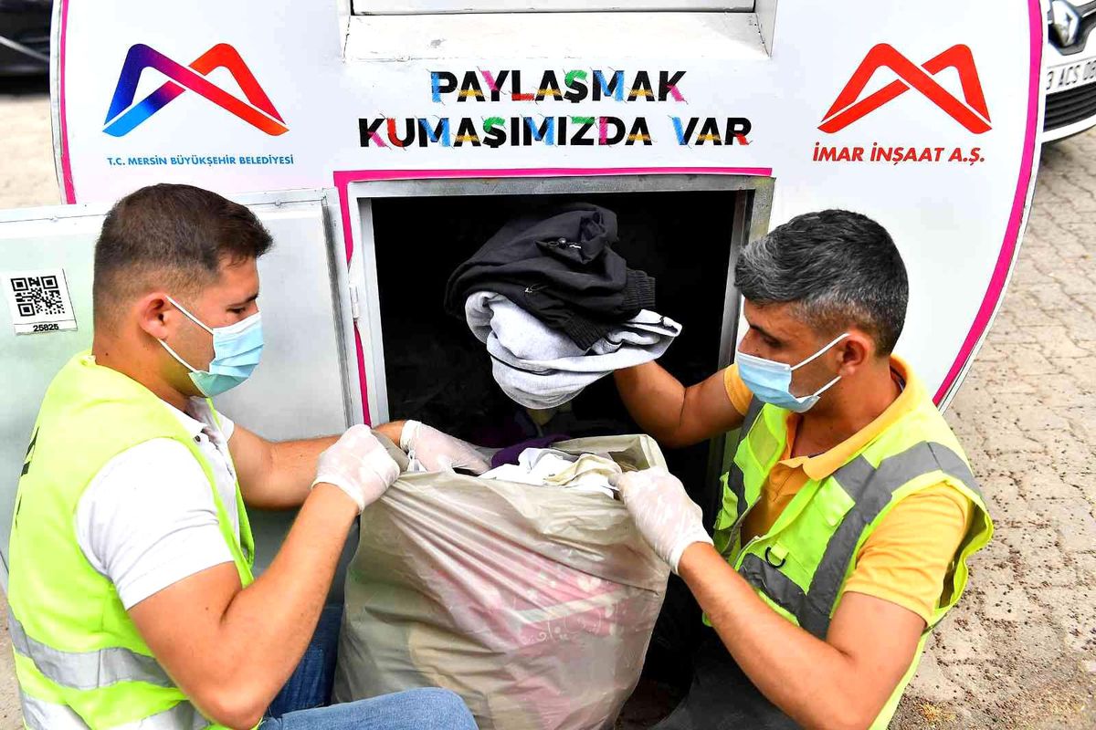Mersin\'de 300 noktaya daha \'kullanılmış tekstil kumbarası\' yerleştiriliyor