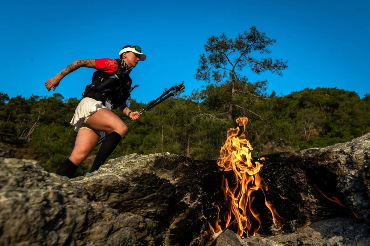 Tahtalı Run to Sky\'da sporcular deniz seviyesinden 2 bin 365 metre zirveye koşarak çıktılar