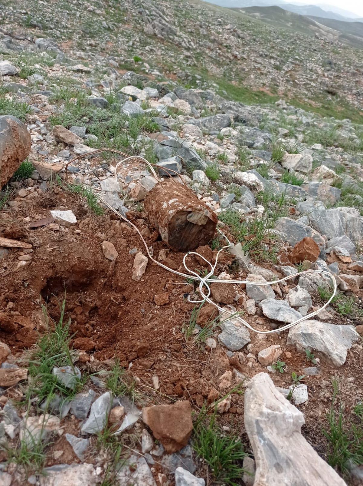 Tunceli\'de bulunan el yapımı patlayıcı imha edildi