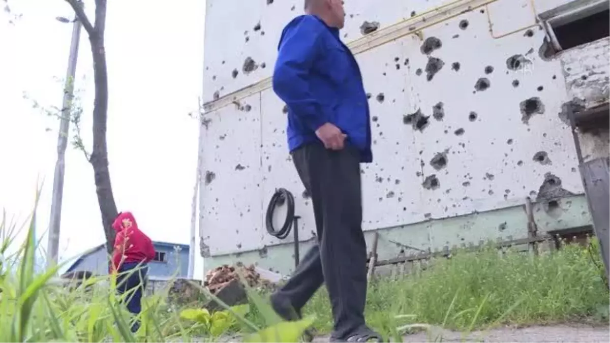 Ukrayna'nın Kozaroviçi köyü sakinleri: 'Evlerimiz Rus ordusunca kalkan olarak kullanıldı' (2)