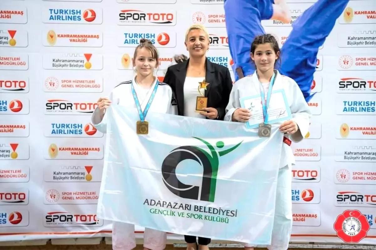 Adapazarı Belediyesi sporcularından bir şampiyonluk daha