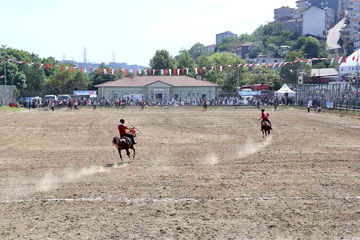 Ata sporu \'atlı cirit\' Kağıthane\'de yaşatılıyor