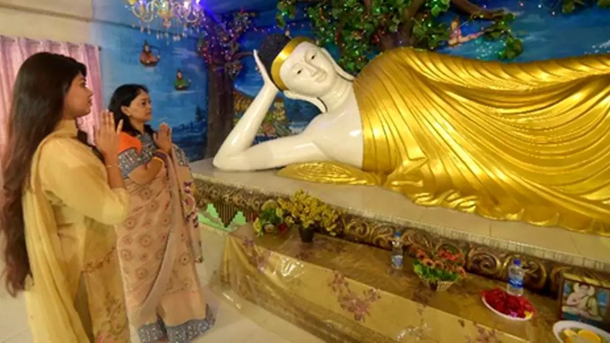 Bangladeş\'te "Buddha Purnima" Kutlandı