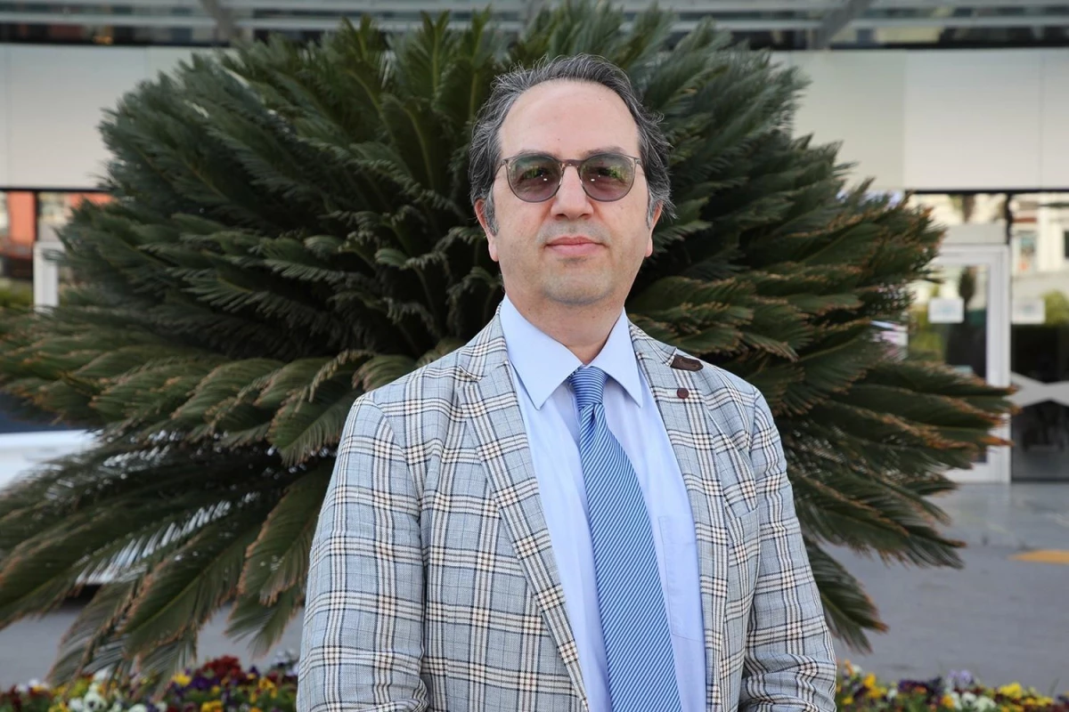 Bilim Kurulu Üyesi Prof. Dr. Şener\'den Covid sonrası devam eden şikayet uyarısı