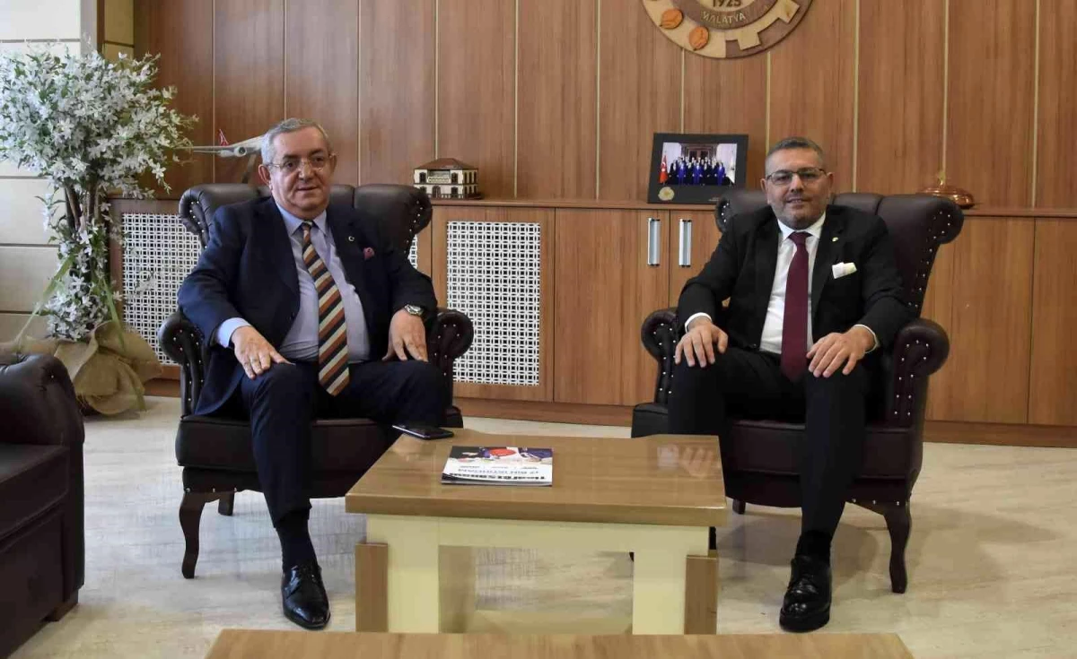 İşadamı Reşat Erdoğan\'dan Başkan Sadıkoğlu\'na ziyaret