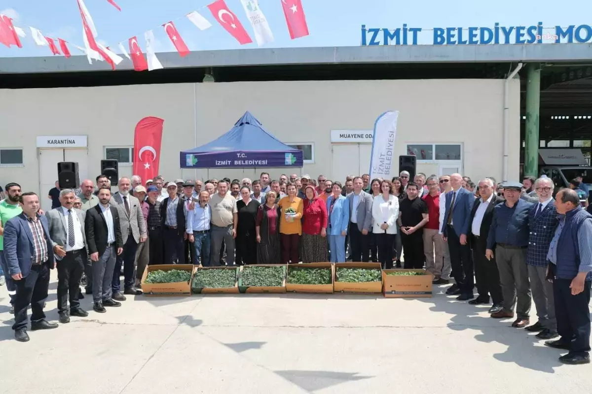 İzmit Belediye Başkanı Hürriyet\'ten Çiftçilere Destek