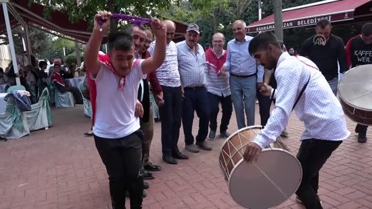 Kahramankazan\'da engelli gençlere asker kınası yakıldı