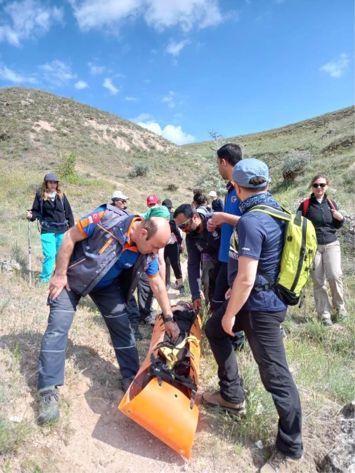 Kapadokya\'da vadi yürüyüşü yaparken yaralanan kadın kurtarıldı