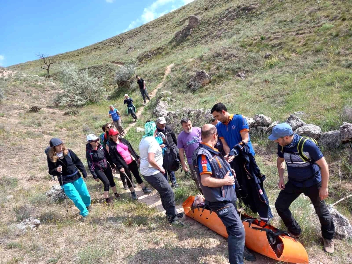 Kapadokya\'yı gezerken sakatlanan turisti AFAD ekipleri kurtardı