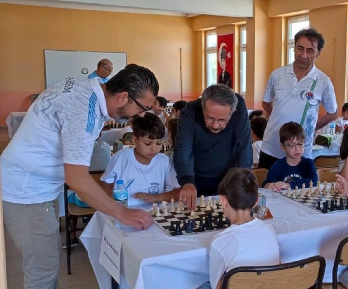 Köyceğiz\'de 19 Mayıs Satranç Turnuvası ödül töreni ile tamamlandı