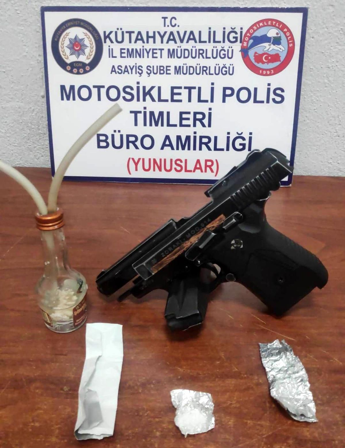 Kütahya\'da bir araçta uyuşturucu ele geçirildi