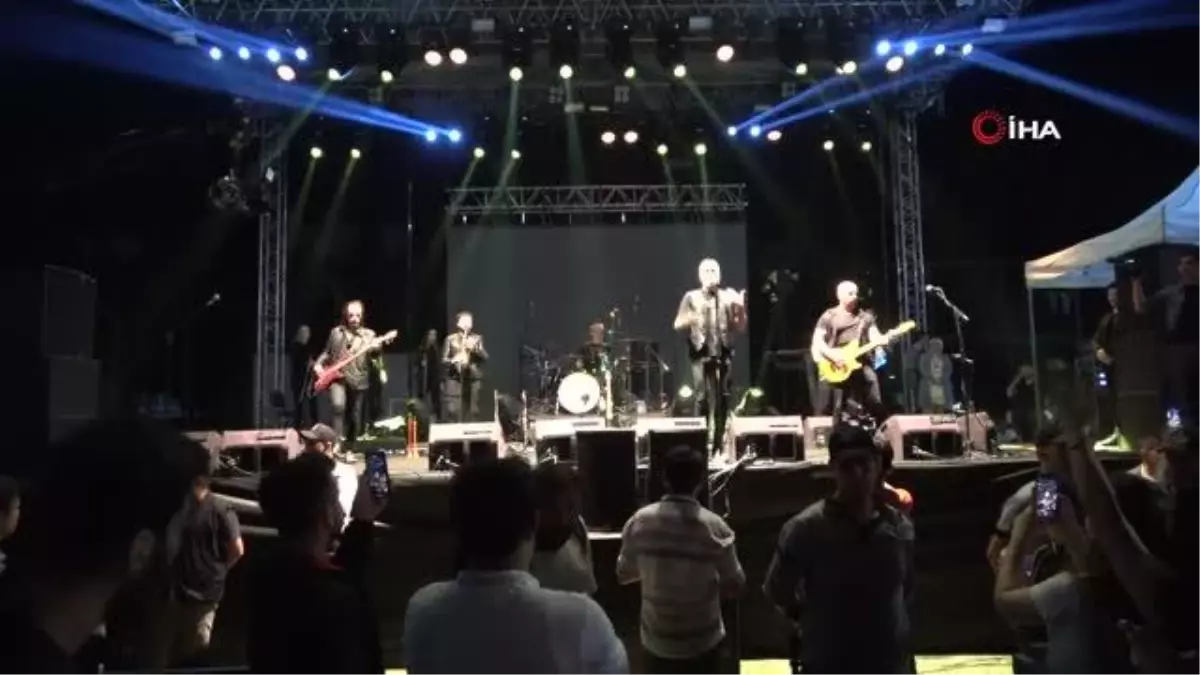 Osmaniye'de Haluk Levent rüzgarı esti