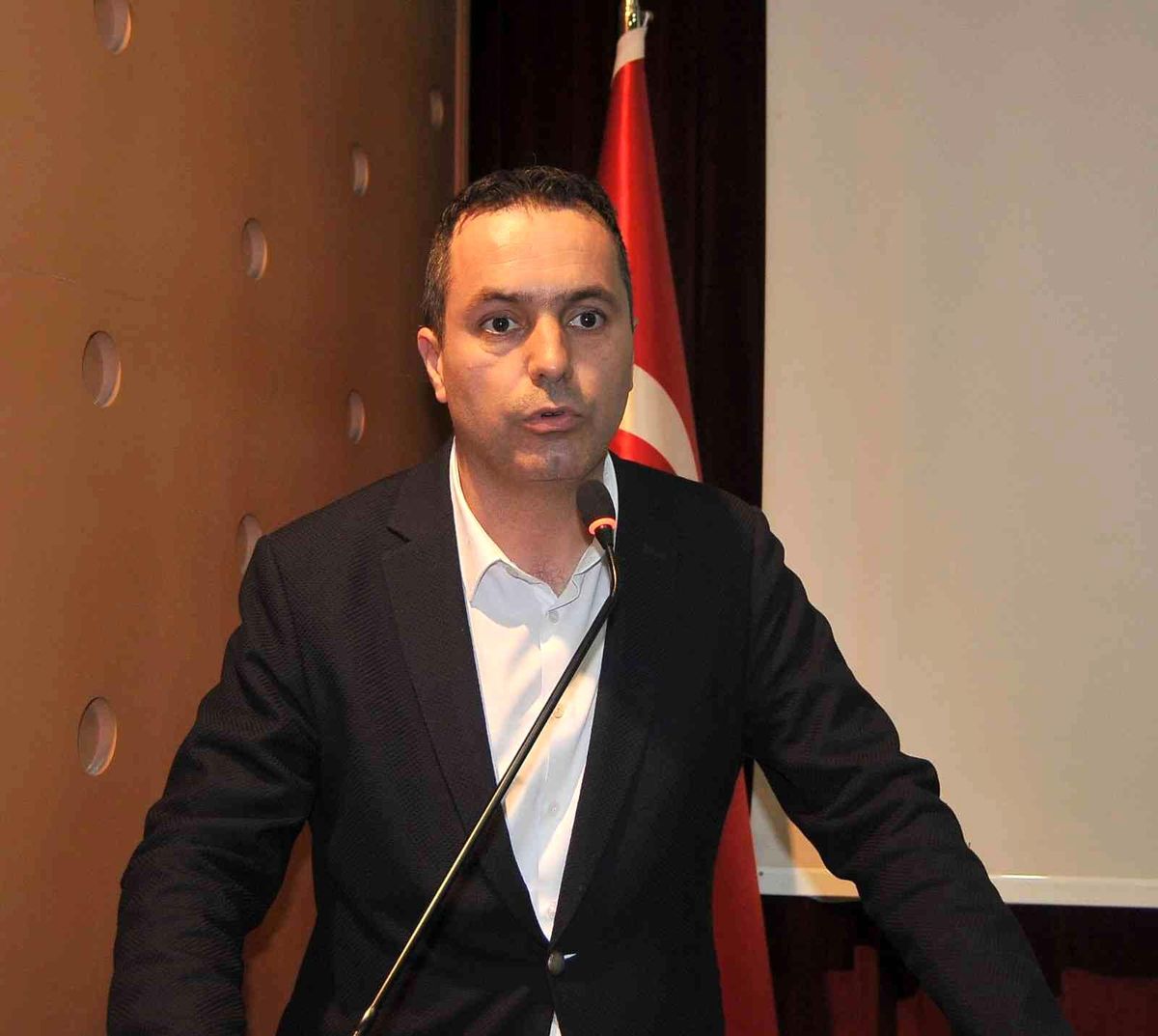 Trabzonlu mobilya üreticileri ahşap oyuncak ve el sanatlarına yöneliyor