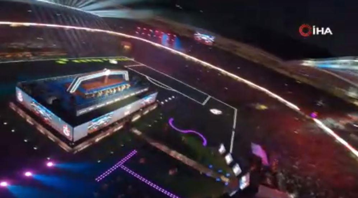 Trabzonspor\'un, Medical Park Stadyumu\'ndaki şampiyonluk kutlamaları drone ile görüntülendi