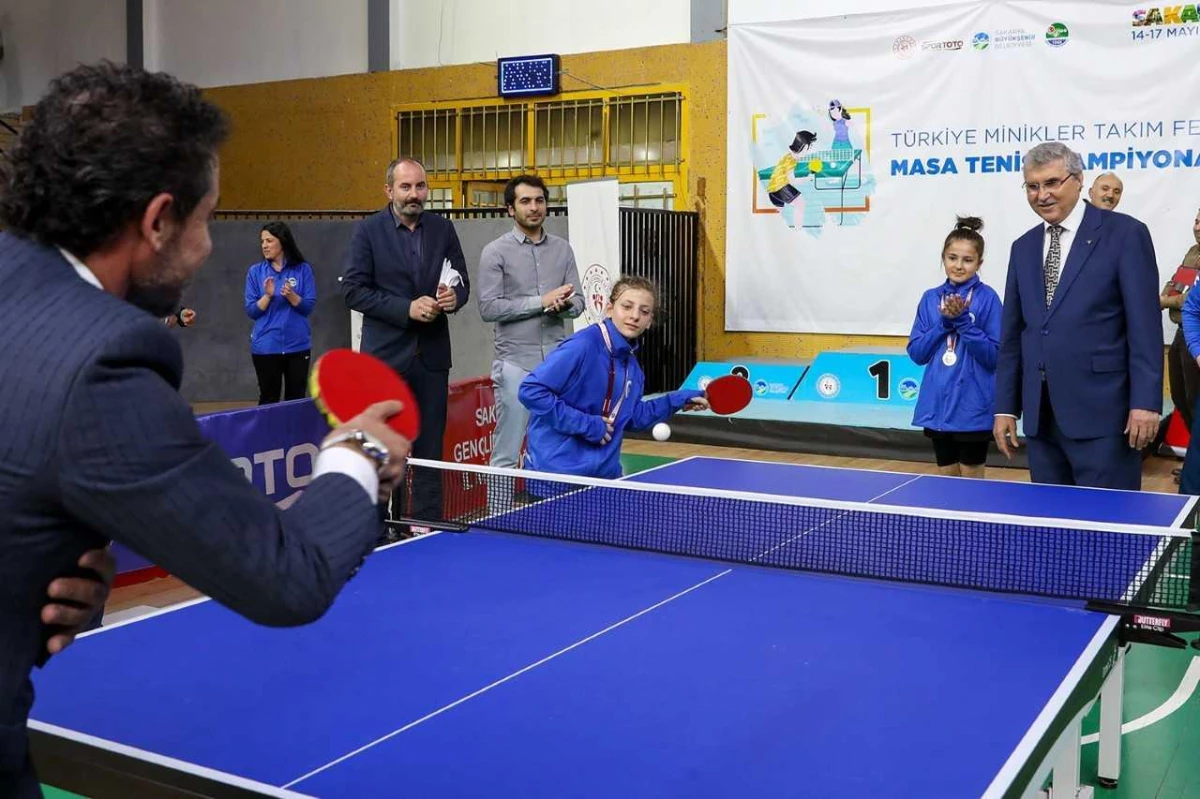 Türkiye Minikler Takım-Ferdi Masa Tenisi Şampiyonası, Sakarya\'da sürüyor