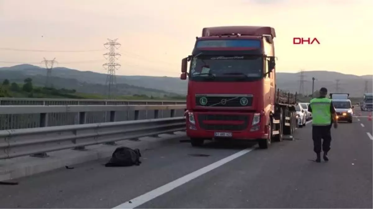 ARIZALANAN ARACINA BAKAN SÜRÜCÜYE TIR ÇARPTI: 1 ÖLÜ