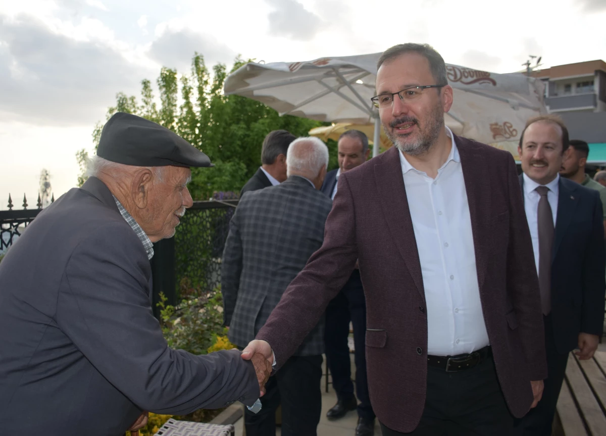 Bakan Kasapoğlu, Şırnak\'ta esnaf ve vatandaşlarla bir araya geldi