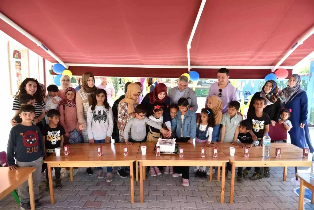 Başkan Aşgın'dan mülteci çocuklara sürpriz