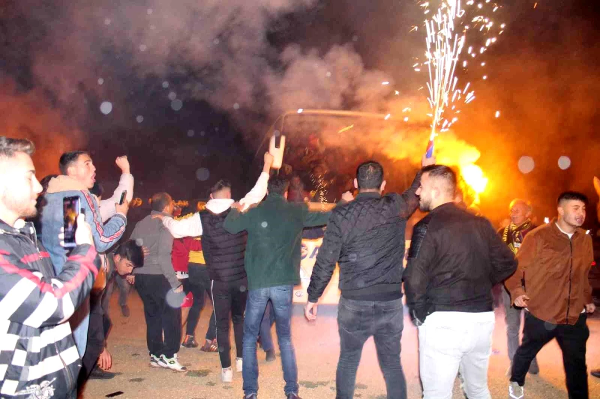 Bayburt\'ta play-off yarı final coşkusu