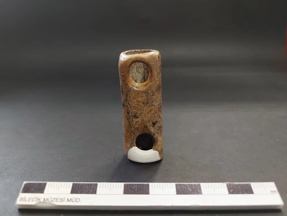 Bilecik\'teki kazılarda bulunan 8 bin 600 yıllık flüt ve parmak izi sergilenecek