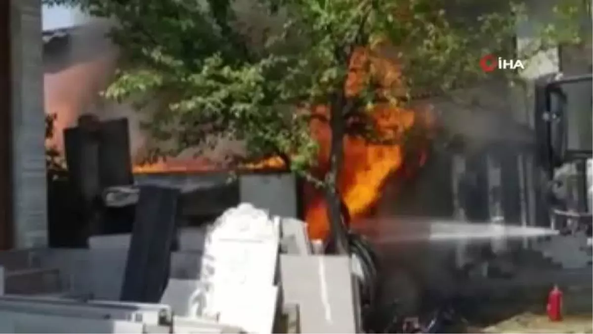 Bisikletçi dükkanı alev alev yandı