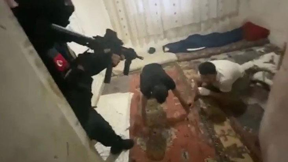 Bursa\'yı kana bulayacaklardı! Bombalı eylem hazırlığında olan 3 DEAŞ\'lı terörist yakalandı