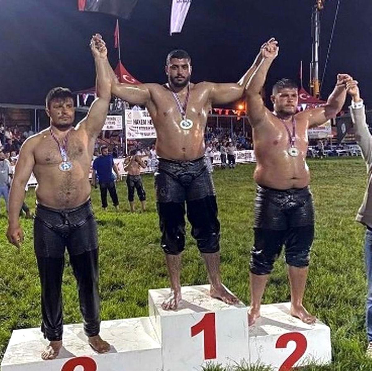 Büyük orta boyda gümüş madalya İlkadım'ın