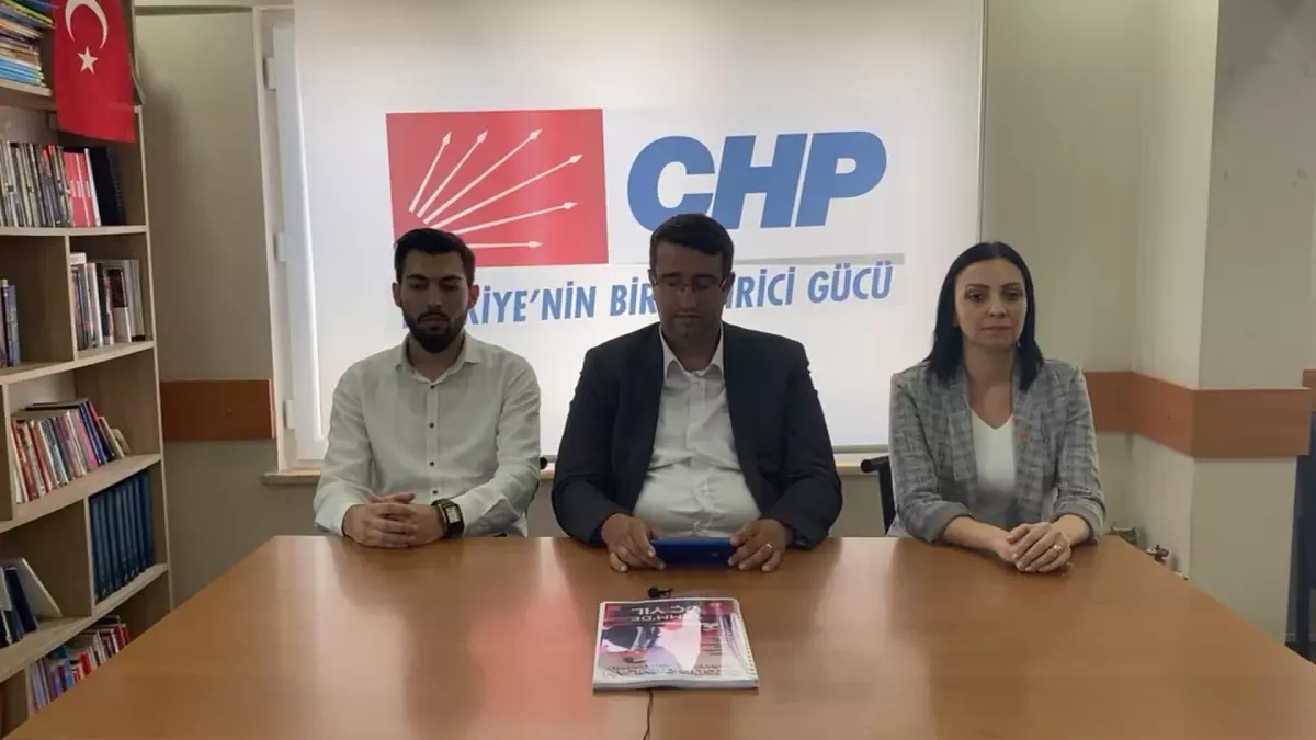 CHP Biga İlçe Örgütü'nden AKP'li Belediyeye Sessiz Protesto
