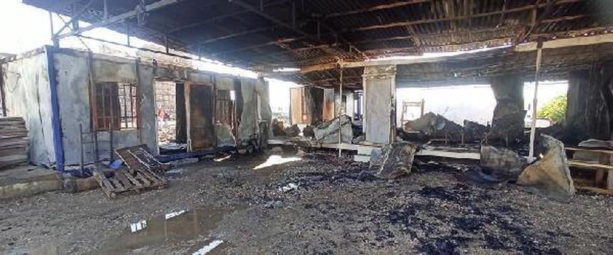 Diyarbakır\'da yapıların camlarını kırıp ateşe veren 2 şüpheli yakalandı
