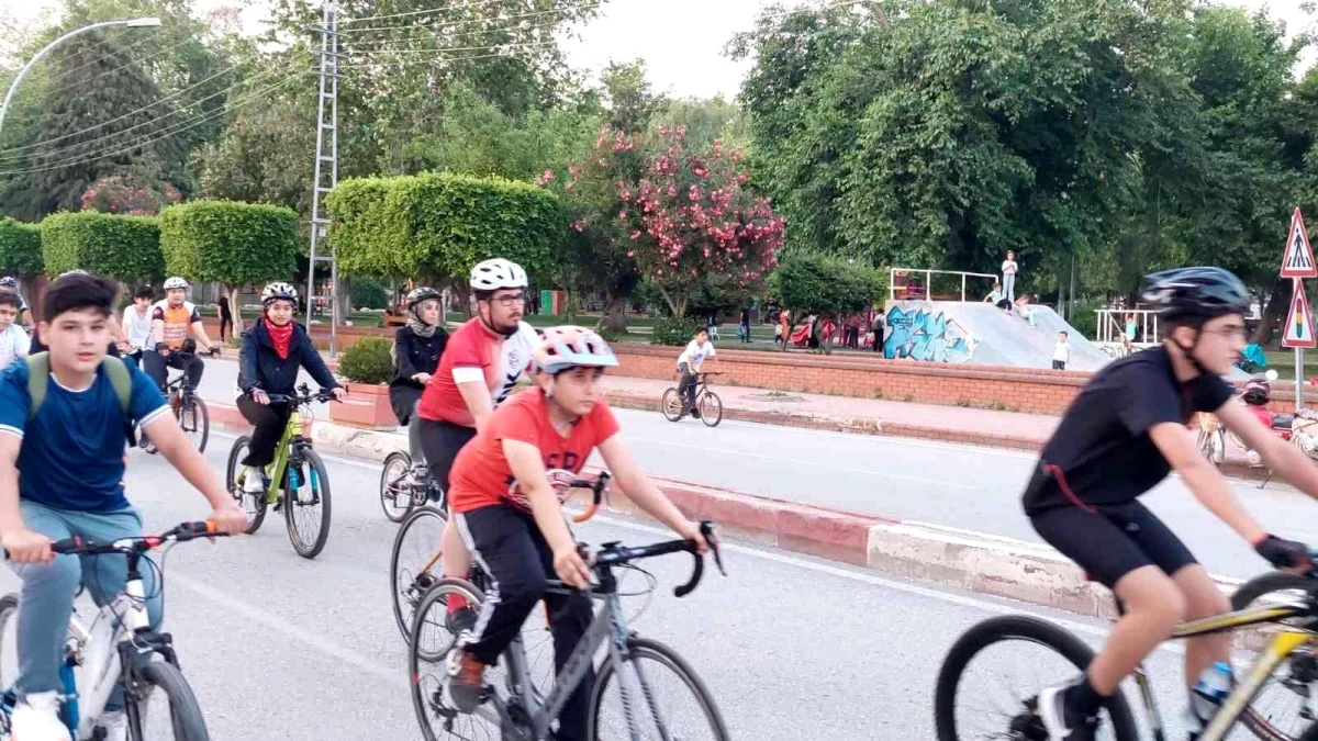 Dörtyol\'daki bisiklet etkinliğinde 200 kişi pedal çevirdi