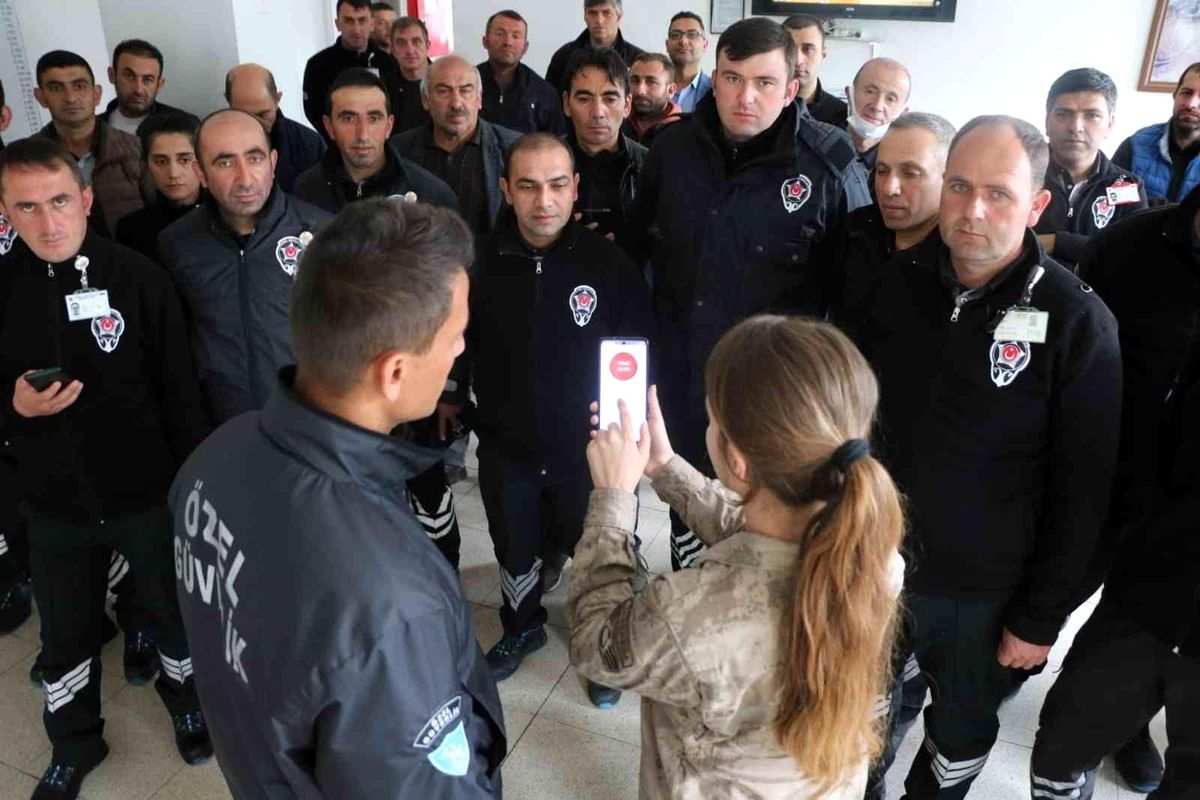 Güvenlik görevlilerine 'KAAN' uygulaması anlatıldı