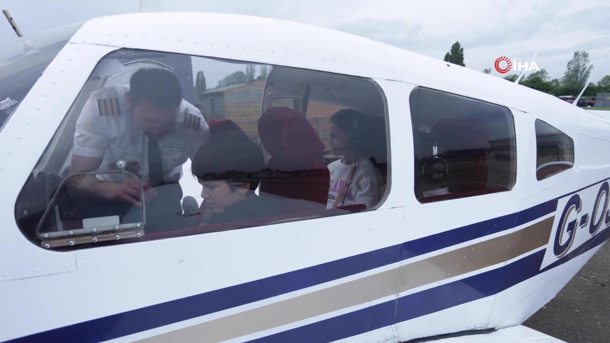 İngiltere'deki Türk pilottan çocuklara özel 19 Mayıs uçuşu