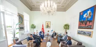 İngiltere İstanbul Başkonsolosu Başkan Soyer'i Ziyaret Etti