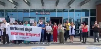 İzmir'de Hekimler İş Bıraktı: 'Yoksulluk Sınırının Altında Ücretler Kabul Edilebilir Değil'