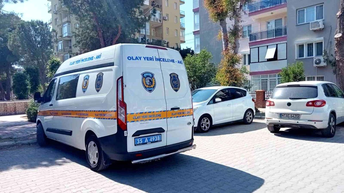 Son dakika haberleri... İzmirli solist evde ölü bulundu