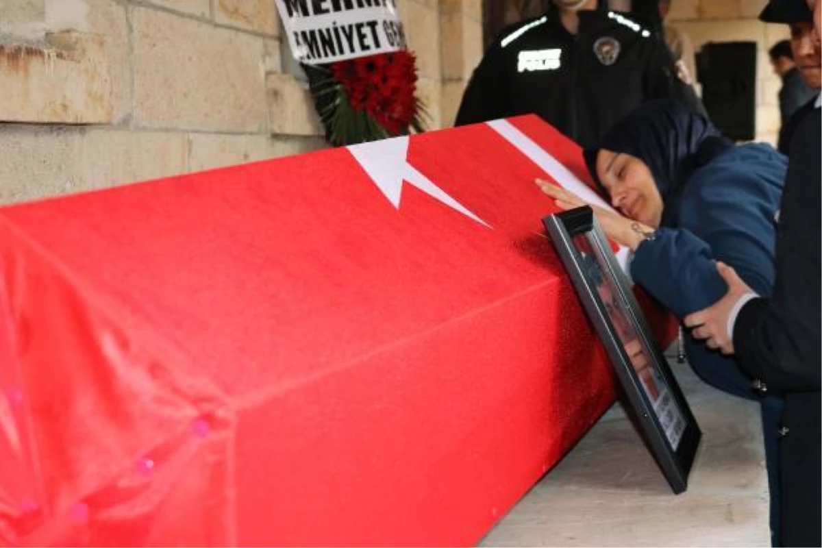 Kalp krizinden ölen polisin cenazesi, Nevşehir\'e uğurlandı (2)