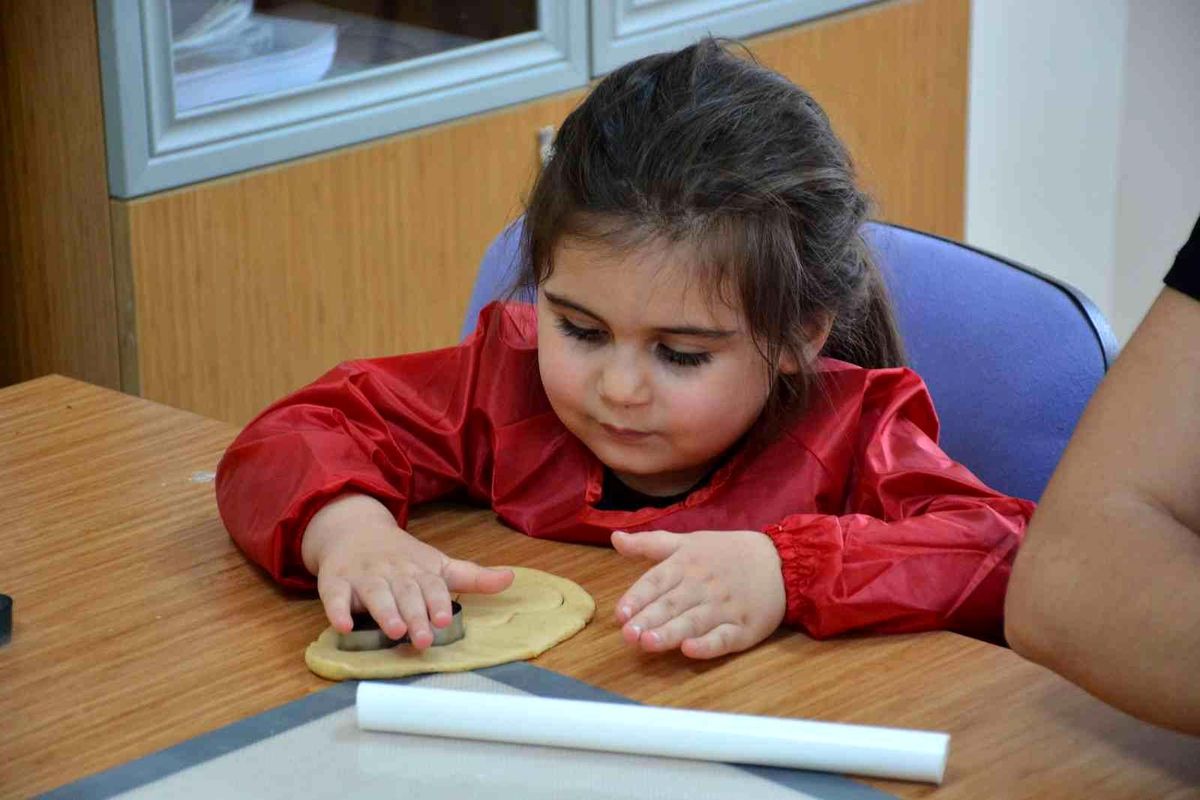 Keçiören Belediyesinden miniklere \'kurabiye yapma\' etkinliği