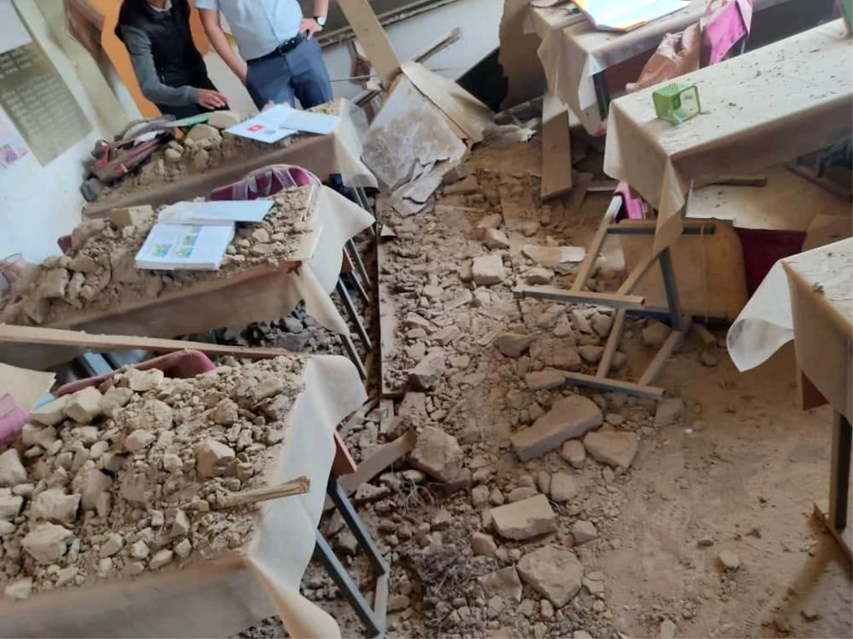 Kırgızistan\'da bir okulun tavanı düştü: 1 yaralı
