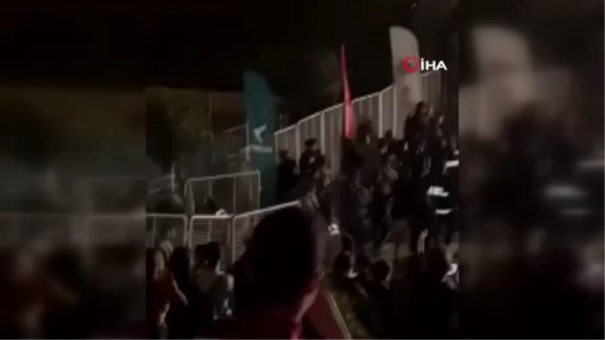 Son dakika haber | Kırlangıç Gençlik Festivali\'nde ortalık savaş alanına döndü...Tekme tokat kavga anları kamerada