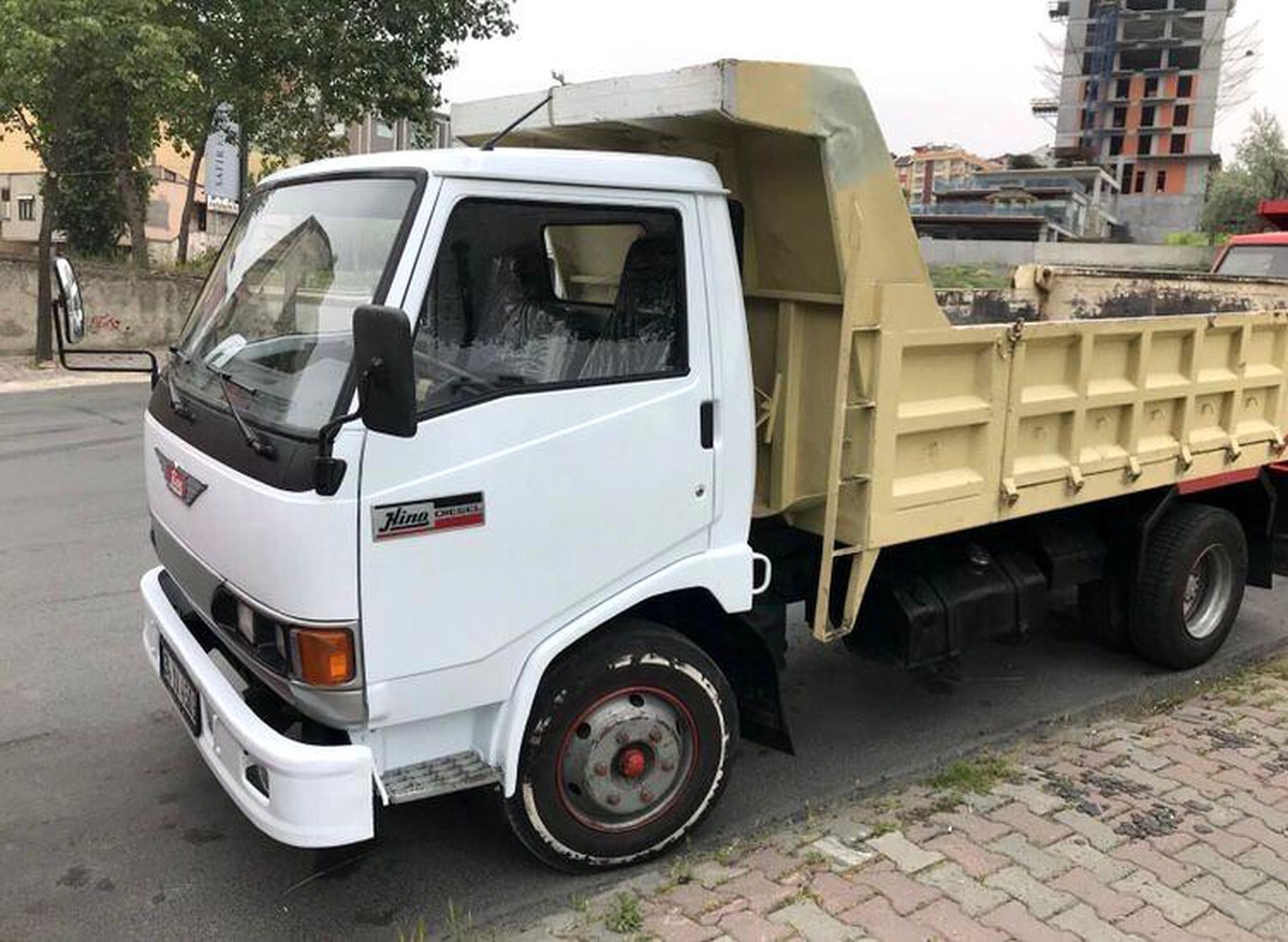 Son dakika haber... Küçükçekmece\'de kamyonet hırsızlığı kamerada