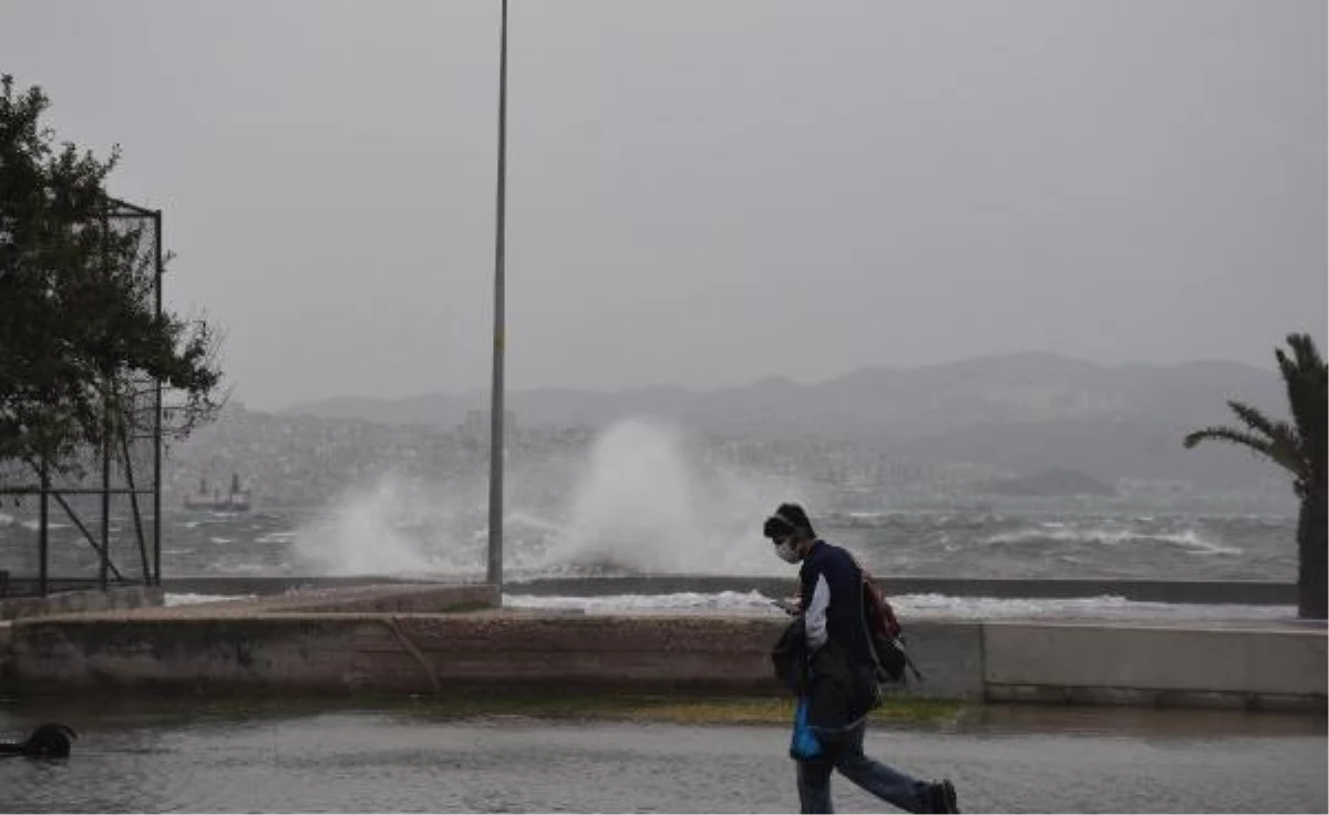 Kuzey Ege Denizi\'nde fırtına uyarısı