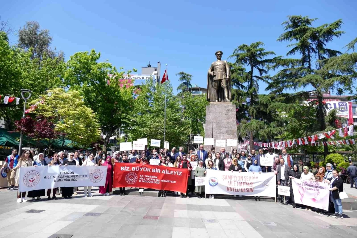 Trabzon\'da "Biz Büyük Bir Aileyiz" yürüyüşü yapıldı