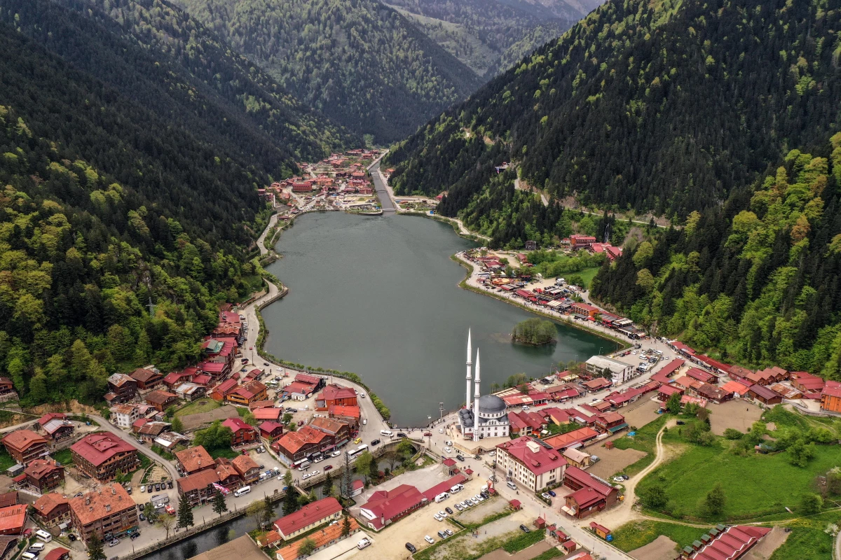 Turizm sezonunu erken açan Trabzon\'da otel rezervasyonlarında yoğunluk yaşanıyor