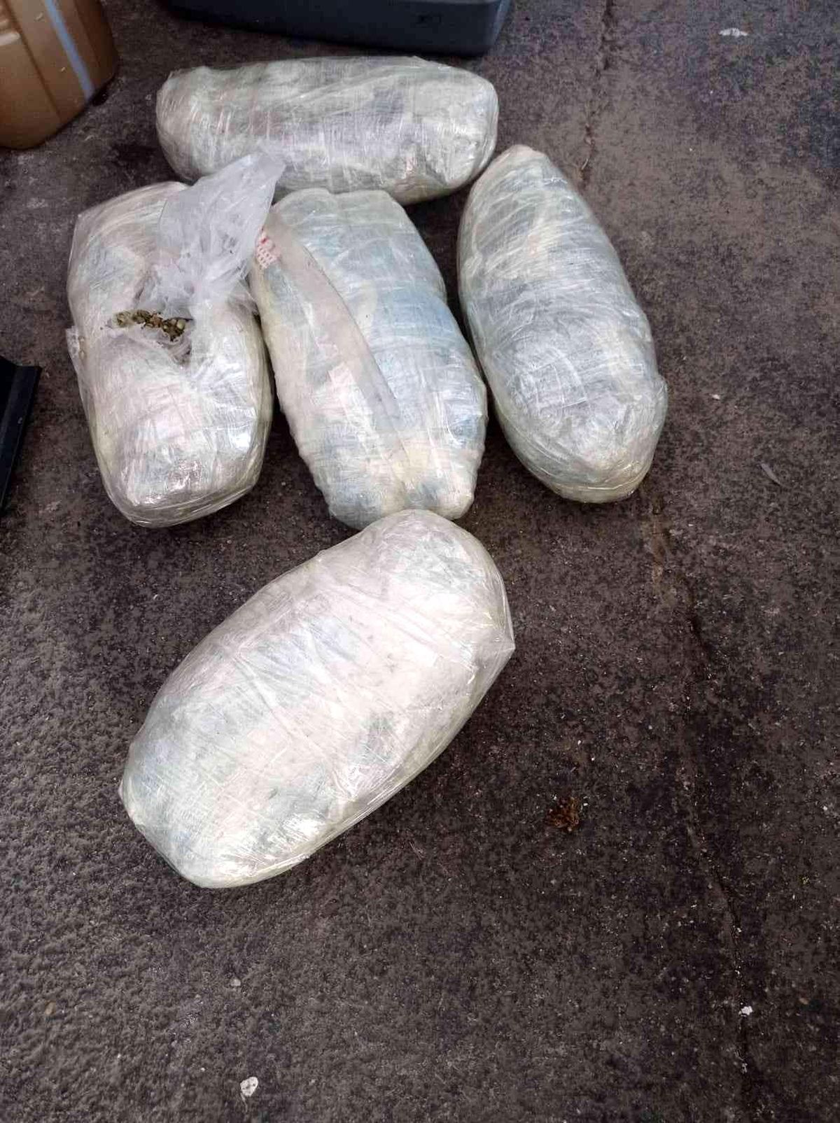 Uyuşturucu sevkiyatı polise takıldı