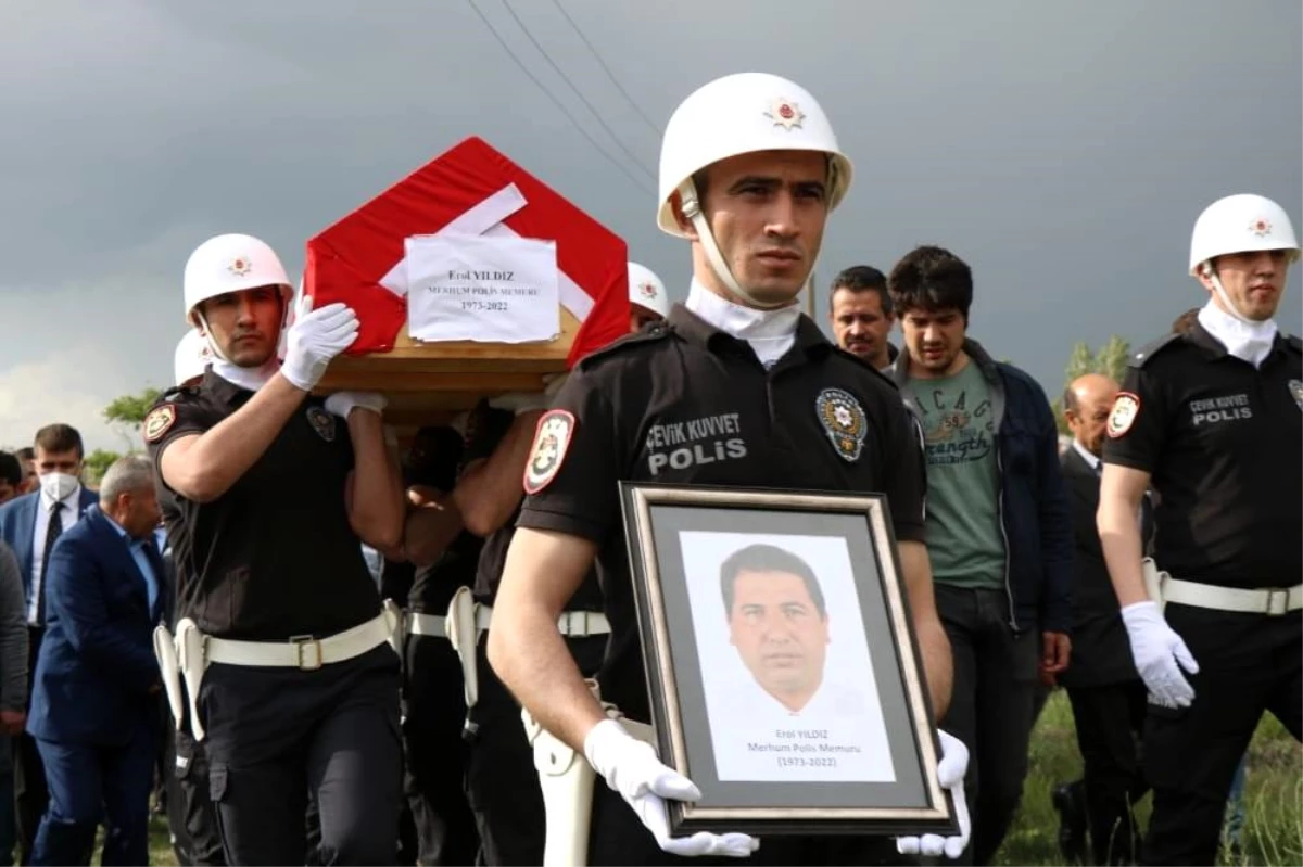 Yazıcıoğlu\'nun Koruma Polisi Yıldız son yolculuğuna uğurlandı