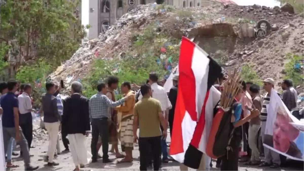 Yemen\'in Taiz kentinde Husilerin kuşatması protesto edildi